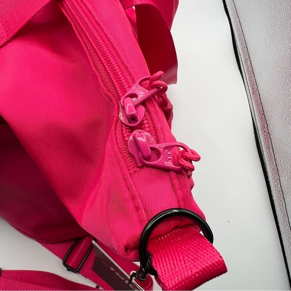 NWT Foldie Travel Tote - Pink - Picture 7 of 9